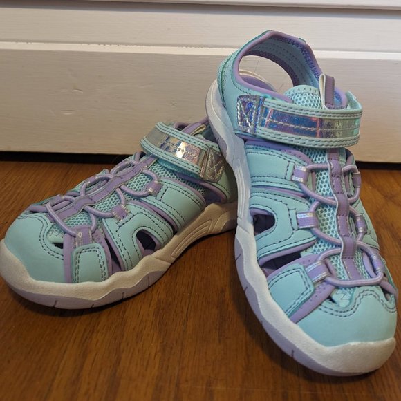 Girls Size 12 Water Shoes - Picture 1 of 3